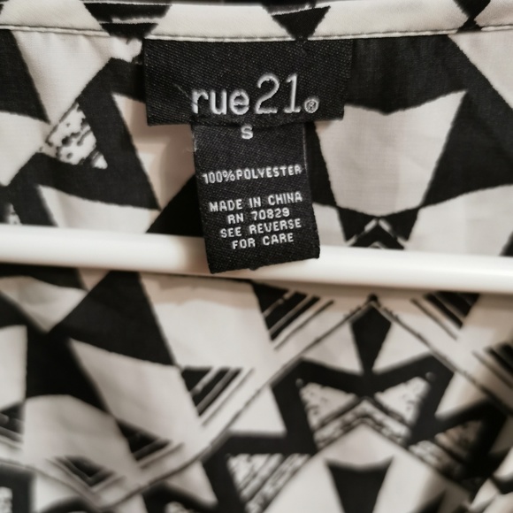 Rue 21 dress low v neck size s - Picture 5 of 6